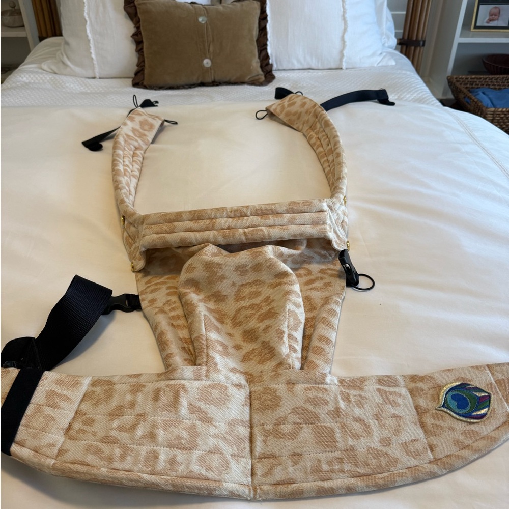 Antipoppe Leopard Print Carrier